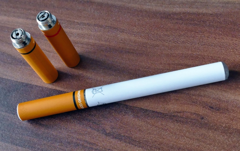 e-cigarette-LA TRINITE-min_electronic_cigarette_e_cigarette_nicotine_vapor_vaporizer_smoke_tobacco-663282